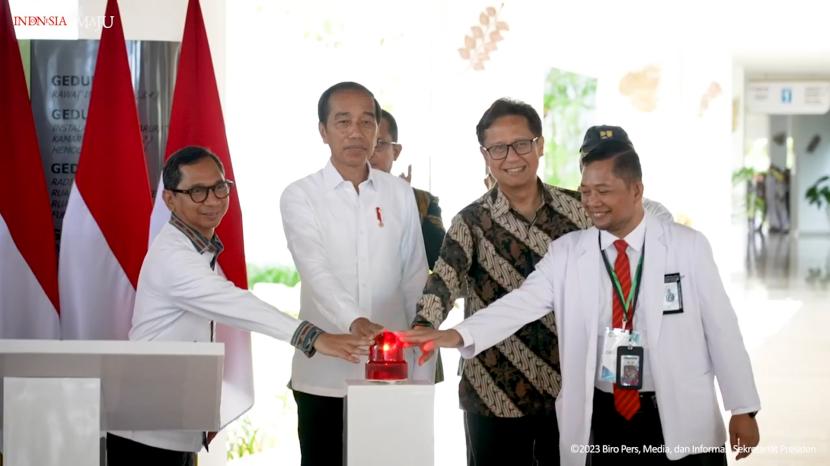 Presiden RI Joko Widodo (Jokowi) meresmikan Rumah Sakit Umum Pusat (RSUP) dr. Ben Mboi di Kupang, Nusa Tenggara Timur (NTT), Rabu (06/12/2023).  