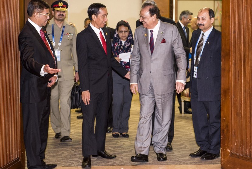 President Joko Widodo and President of Pakistan Mamnoon Husein (illustration)