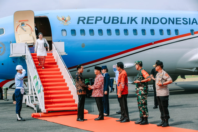 Presiden RI Joko Widodo mengunjungi Bengkulu untuk meresmikan Monumen Fatmawati di Bengkulu.