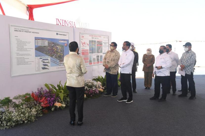 Presiden RI joko Widodo saat meresmikan groundbreaking pembangunan smelter PT Freeport Indonesia di KEK Gresik.