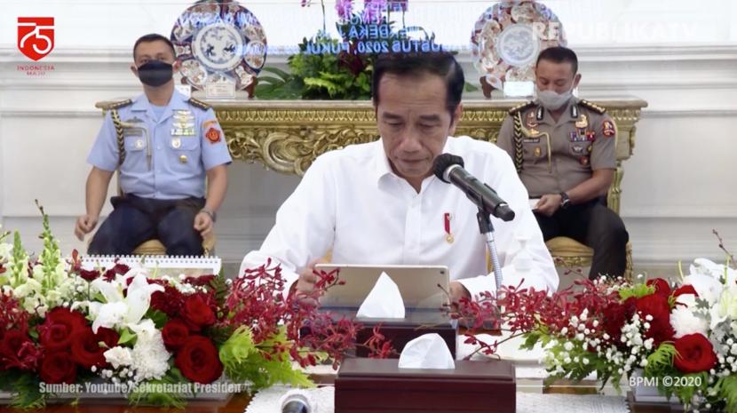 Presiden Joko Widodo (Jokowi) meluncurkan bantuan pemerintah subsidi gaji/upah untuk pekerja/buruh di Istana Negara, Jakarta, Kamis (27/8) pagi.