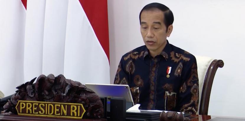 Presiden RI, Joko Widodo (Jokowi). Jokowi menghadiri rangkaian Konferensi Tingkat Tinggi (KTT) ke-37 ASEAN secara virtual melalui konferensi video dari Istana Kepresidenan Bogor, Jawa Barat, Kamis (12/11).