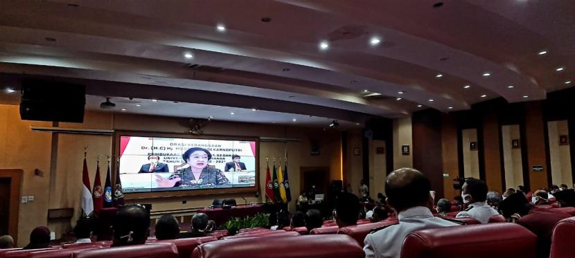 Presiden RI Kelima Megawati Soekarnoputri memberikan sebuah orasi kebangsaan di pembukaan studi doktoral Universitas Pertahanan (Unhan) Indonesia