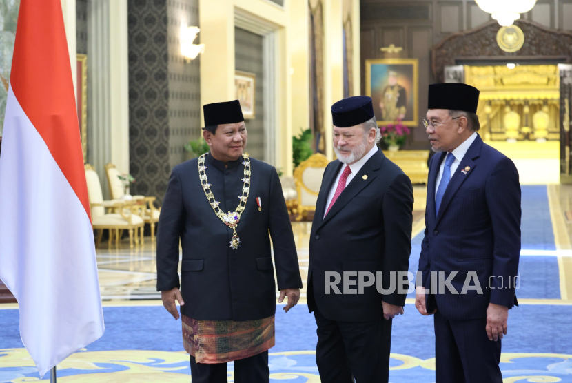 Presiden RI Prabowo Subianto bersama Raja Malaysia, Yang di-Pertuan Agong, Sultan Ibrahim dan Perdana Menteri Anwar Ibrahim di Istana Negara Malaysia, Senin (27/1/2025).