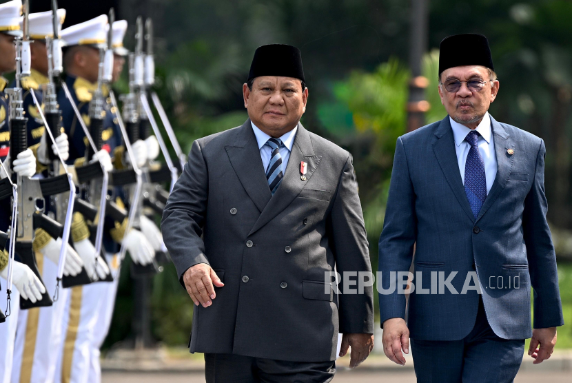 Presiden RI Prabowo Subianto dan Perdana Menteri (PM) Malaysia Anwar Ibrahim di Istana Merdeka, Jakarta Pusat, Jumat (27/6/2025).