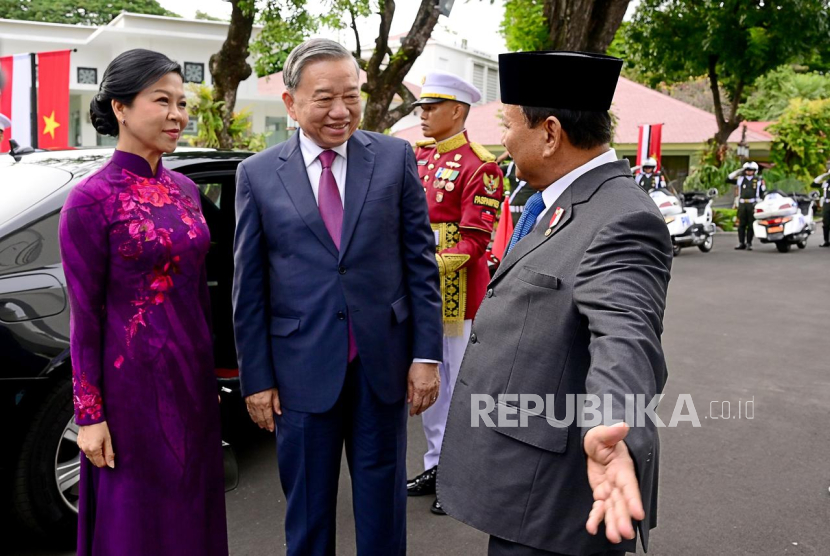 Presiden RI Prabowo Subianto dan Sekretaris Jenderal Komite Sentral Partai Komunis Vietnam (PKV) To Lam di Istana Merdeka, Jakarta Pusat pada Senin (10/3/2025).