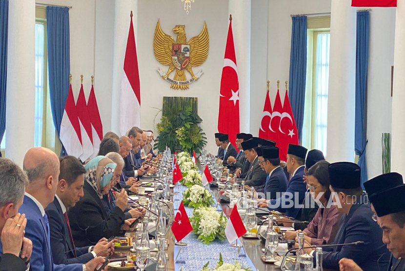 Presiden RI Prabowo Subianto diikuti Kabinet Merah Putih menggelar pertemuan bilateral dengan Presiden Turki Recep Tayyib Erdogan dan delegasi di Istana Kepresidena Bogor, Jawa Barat, Rabu (12/2/2025).