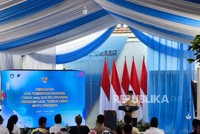 Presiden RI Prabowo Subianto memperingati Hari Pendidikan Nasional (Hardiknas) di SDN Cimahpar 5, Kota Bogor, Jawa Barat, Jumat (2/5/2025).