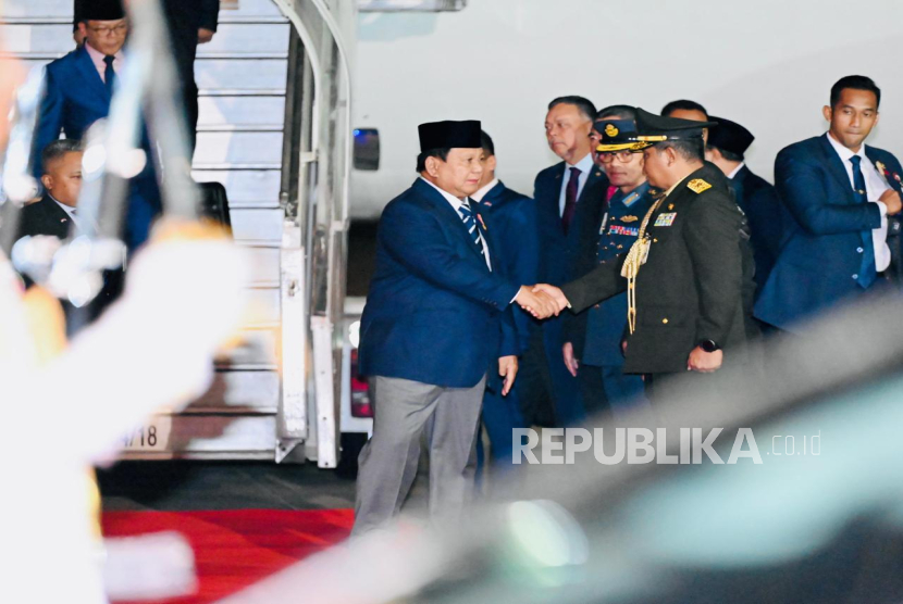 Presiden RI Prabowo Subianto mendarat di Malaysia, Ahad (26/1/2025) malam WIB.