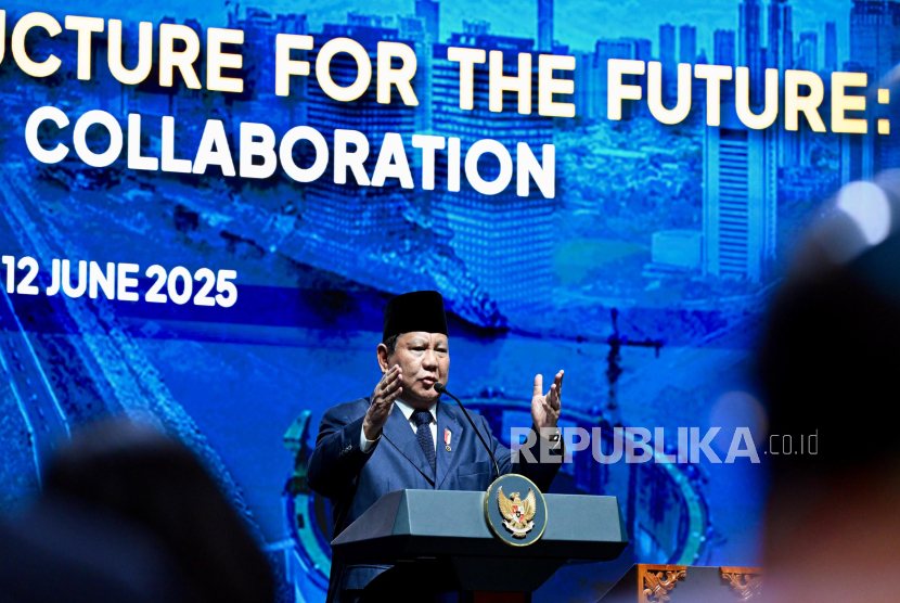 Presiden RI Prabowo Subianto menutup International Conference on Infrastructure (ICI) 2025 di JICC, Senayan, Jakarta Pusat, Kamis (12/6/2025).