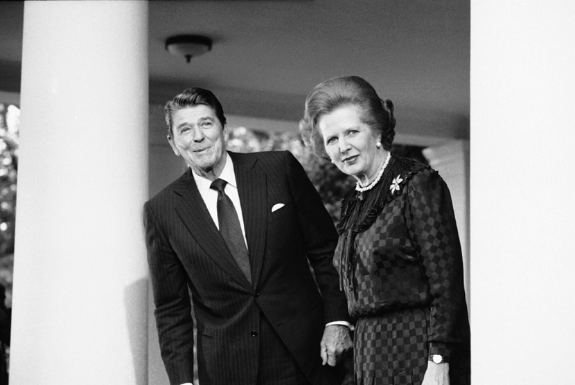  Presiden Ronald Reagan dan Perdana Menteri Inggris Margaret Thatcher berbicara kepada wartawan di Gedung Putih,Washington, pada tanggal 23 Juni 1982.