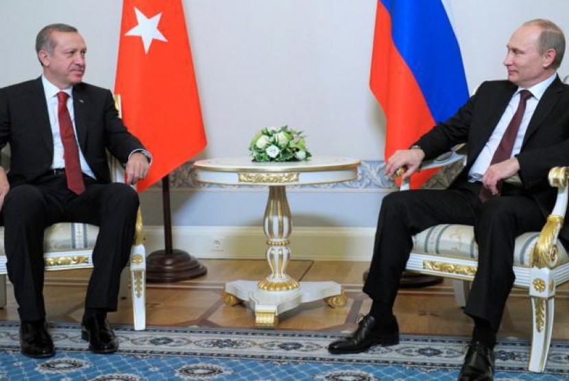 Presiden Rusia Vladimir Putin bersama Presiden Turki Recep Tayyip Erdo?an.