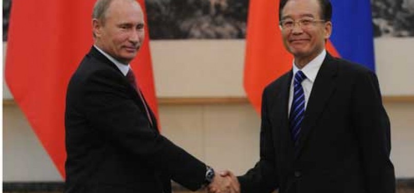 Presiden Rusia Vladimir Putin dan Perdana Menteri Cina Wen Ji Bao