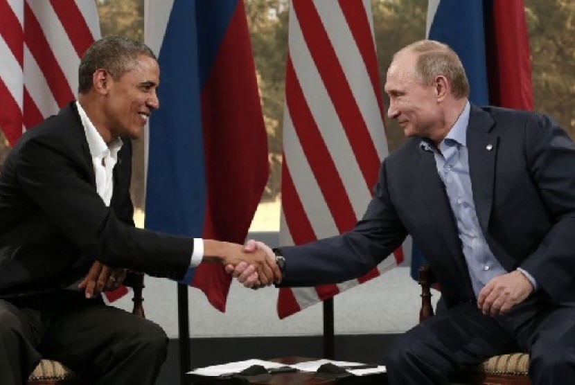 Presiden Rusia Vladimir Putin dan Presiden AS Barack Obama yang bertemu pada satu kesempatan/ilustrasi