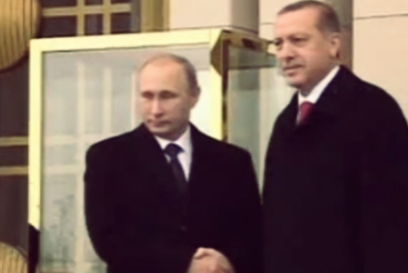 Presiden Rusia Vladimir Putin (Kiri) dan Presiden Recep Tayyip Erdogan (Kanan) 