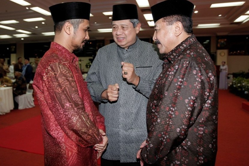 Presiden SBY bersama Ketua KPK Abraham Samad dan Kapolri Timur Pradopo