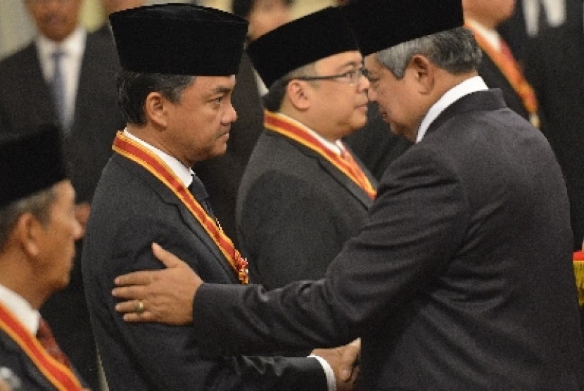 Presiden SBY dan Dino Patti Djalal di Istana Negara, Jakarta, Senin (13/10). 