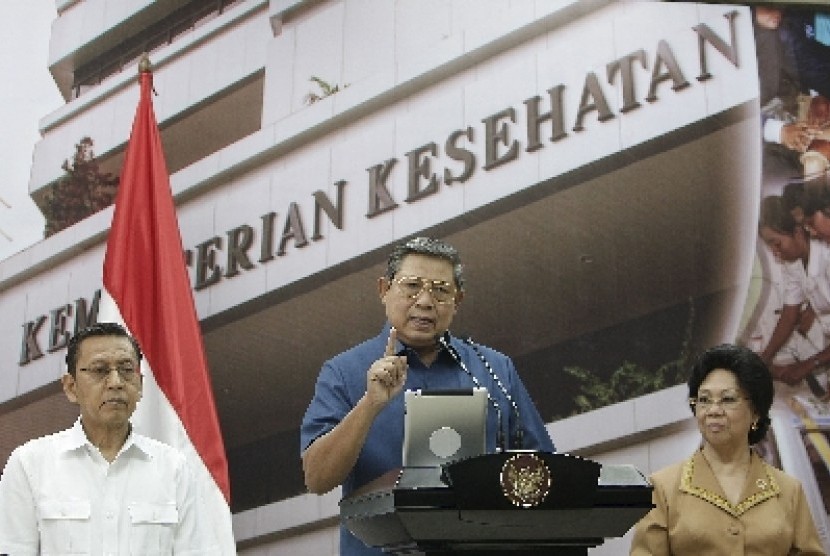  Presiden SBY melakukan rapat koordinasi di Gedung Adhyatama, kompleks Kementerian Kesehatan, Jakarta, Rabu (1/8).