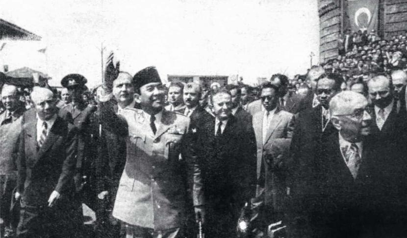 Presiden Soekarno saat berkunjung ke Turki.