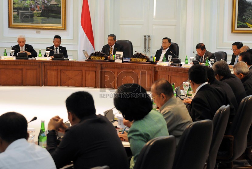   Presiden Susilo Bambang Yudhoyono didampingi Wapres Boediono memimpin rapat kabinet (Ilustrasi)