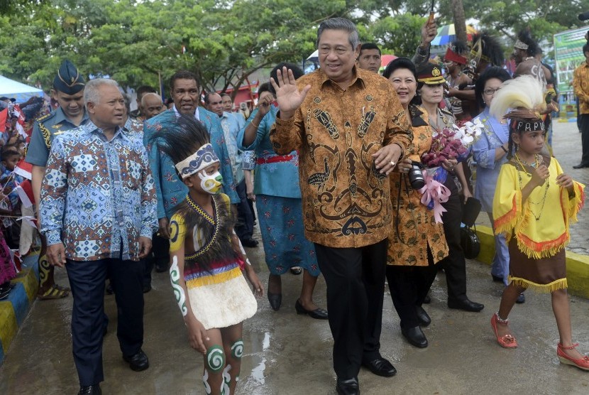 Presiden Susilo Bambang Yudhoyono (melambaikan tangan)