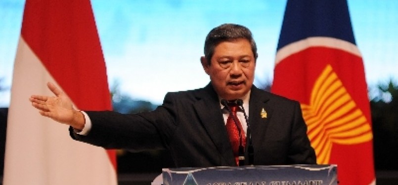 Presiden Susilo Bambang Yudhoyono memberikan paparan terkait hasil KTT ASEAN ke-18 di Jakarta Convention Center, Ahad (8/5).