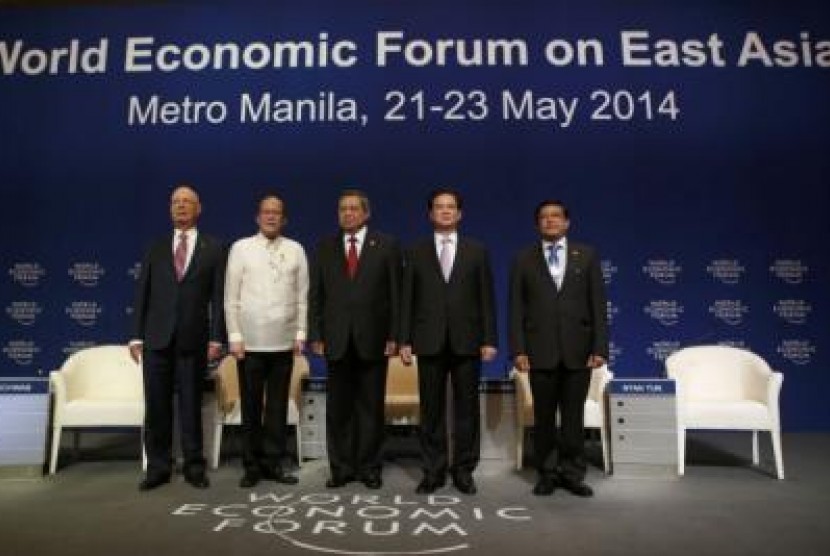 Presiden Susilo bambang Yudhoyono mPresiden SBY bersama pemimpin dunia lainnya di  Forum Ekonomi Dunia regional Asia Timur, Kamis (22/5).