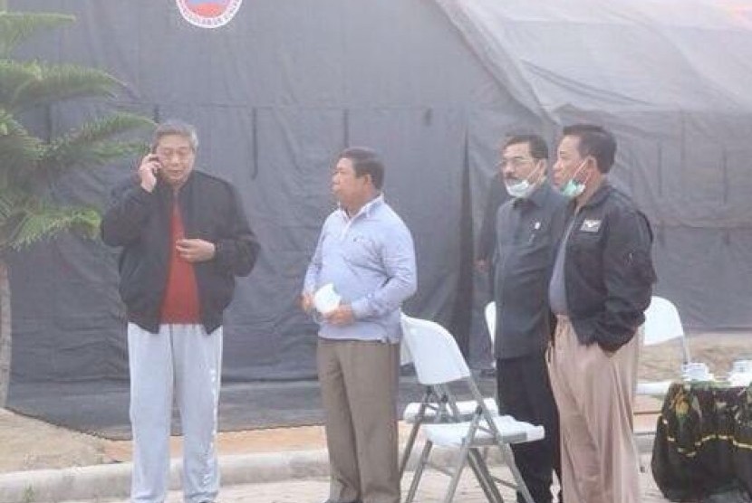 Presiden Susilo Bambang Yudhoyono (SBY) menelepon keluarga Kiai Sahal Mahfudz 