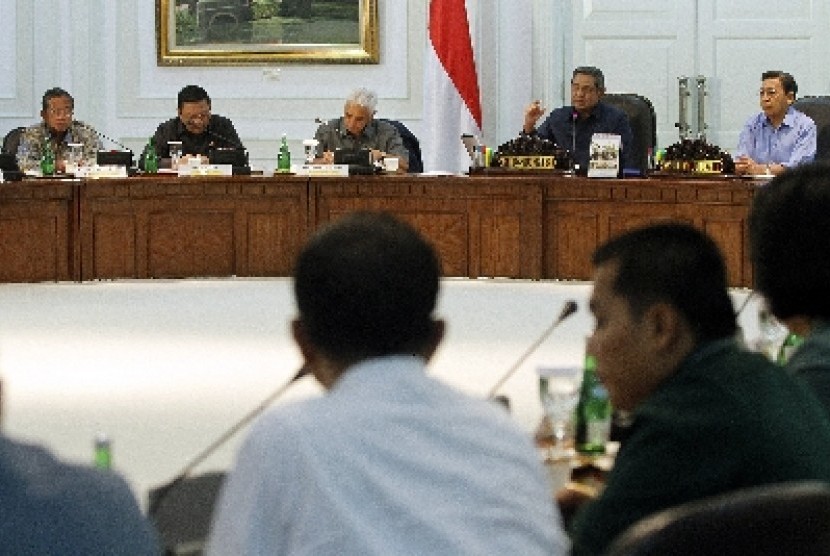 Presiden Susilo Bambang Yudhoyono (SBY) saat memimpin rapat kabinet.