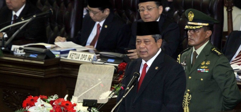 Presiden Susilo Bambang Yudhoyono (SBY) saat menyampaikan pidato pengantar keterangan Pemerintah atas RUU tentang APBN tahun anggaran 2011 beserta Nota Keuangannya di DPR RI, Jakarta, Senin (16/8).