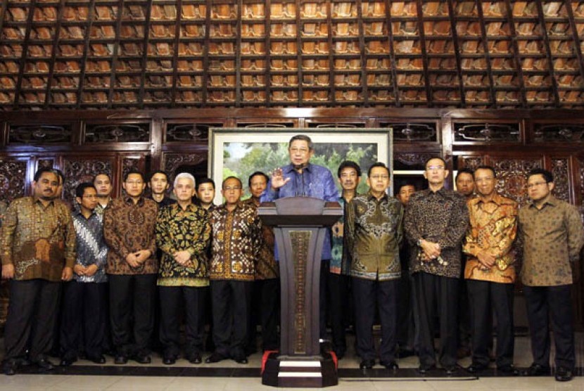 Presiden Susilo Bambang Yudhoyono selaku Ketua Setgab saat jumpa pers di Cikeas, Bogor, Rabu malam (14/3) lalu.  (Foto : Widodo S. Jusuf / ANTARA)