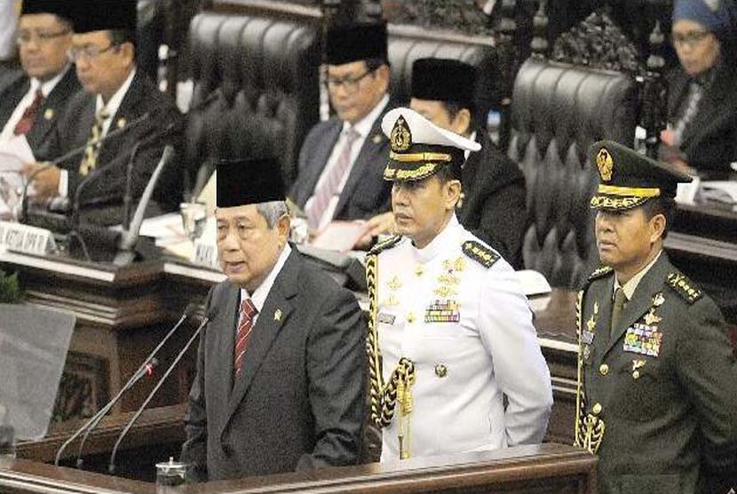 Presiden Susilo Bambang Yudoyono menyampaikan proyeksi asumi dasar  ekonomi makro 2015 dan jangka panjang menengah saat menyampaikan pidato kenegaraan di Komplek Parlemen Senayan, Jakarta , Jumat (15/8).