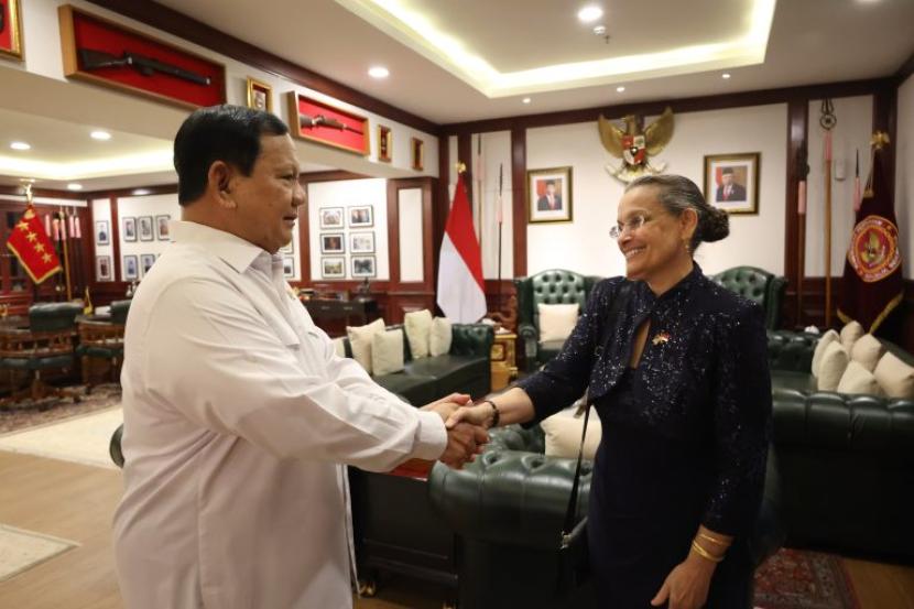 Presiden Terpilih sekaligus Menhan Prabowo Subianto menerima kunjungan Dubes AS untuk Indonesia Kamala Shirin Lakhdhir.