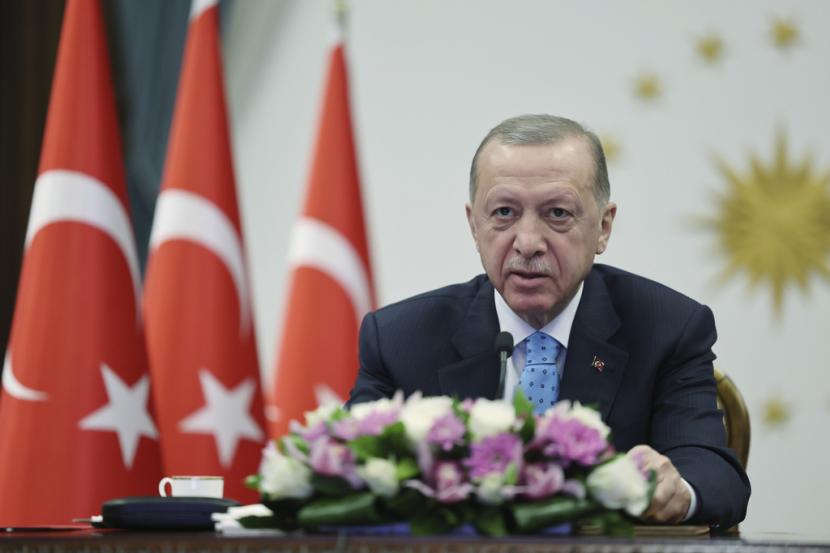 Presiden Turki Recep Tayyip Erdogan mengumumkan bahwa Turki telah menewaskan pemimpin kelompok negara Islam (Daesh/ISIS) dalam sebuah operasi intelijen di Suriah pada Sabtu (29/4/2023).