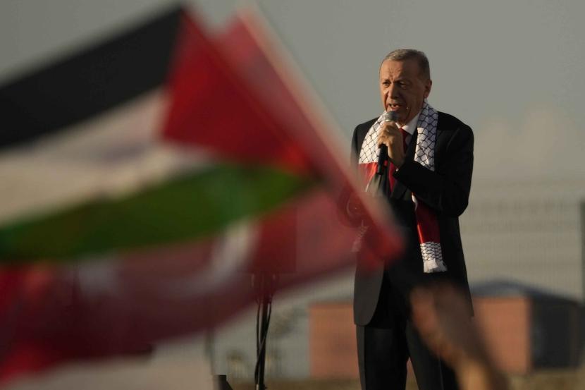 Presiden Turki Recep Tayyip Erdogan mendukung Gaza bagian dari Palestina.