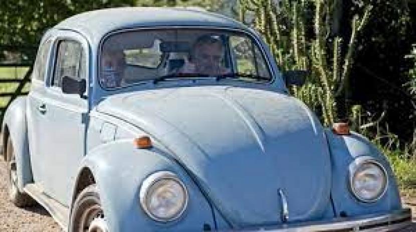 Presiden Uruguay (2010-2015) Jose Mujica menggunakan VW Beetle untuk kendaraan dinas.