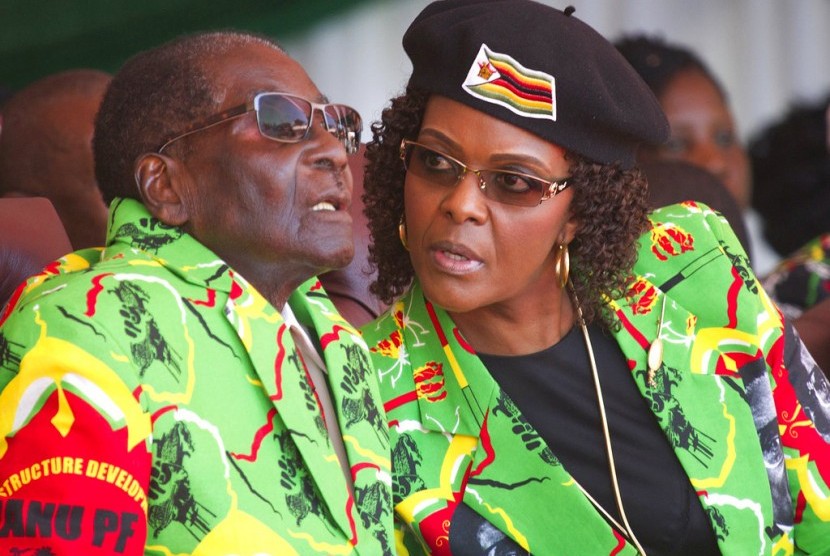 Presiden Zimbabwe Robert Mugabe dan Ibu Negara Grace Mugabe.