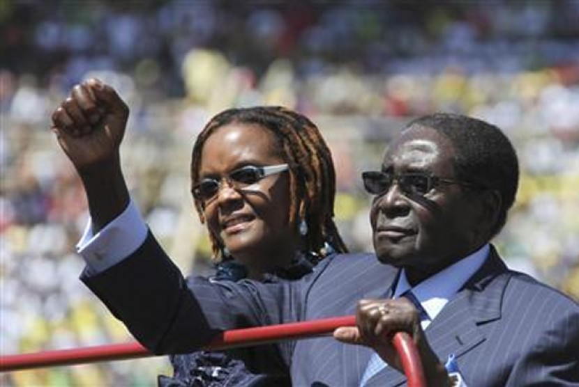 Presiden Zimbabwe Robert Mugabe dan istirinya. 