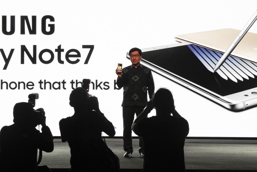 President Samsung Electronics Indonesia Jaehoon Kwon memperkenalkan Samsung Galaxy Note 7 di Jakarta, Selasa (23/8). 