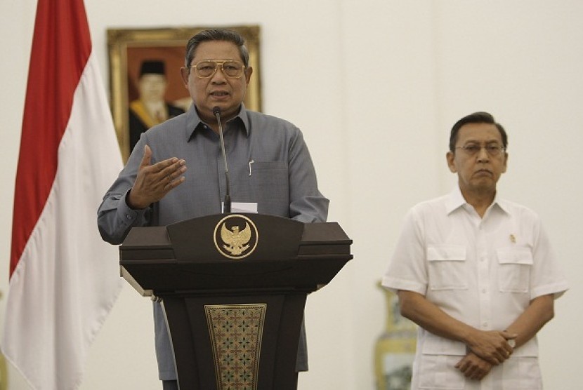 President Susilo Bambang Yudhoyono announces some new high rank officials including Vice Minister of Energy and Mineral Resources, Rudi Rubiandini RS, on Wednesday.