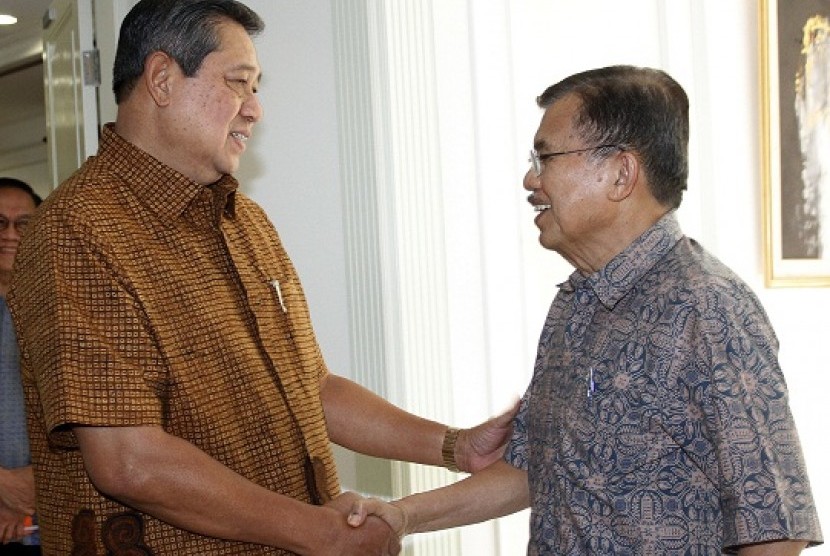 President Susilo Bambang Yudhoyono receives Kalla on Thusday, after delivering report about the head of Indonesian Red Cross' visit to Myanmar.