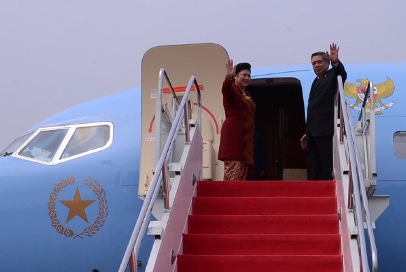 President Susilo Bambang Yudhoyono (right) and First Lady depart for Myanmar on Saturday, May 10, 2014.