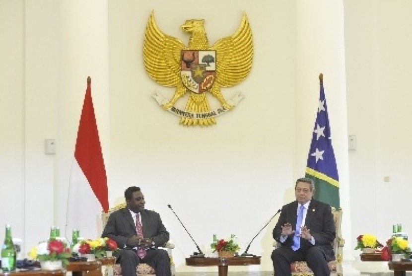 President Susilo Bambang Yudhoyono (right) receives PM of Solomon Islands Gordon Darcy Lilo at Presidential Palace in Jakarta. 