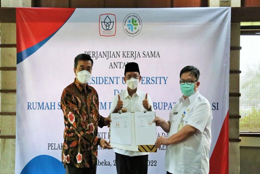 President University bekerja sama dengan Rumah Sakit Umum Daerah (RSUD) Kabupaten Bekasi terkait penyediaan fasilitas pendidikan utama dan pelaksanaan program studi kedokteran bagi mahasiswa President University khususnya fakultas kedokteran.