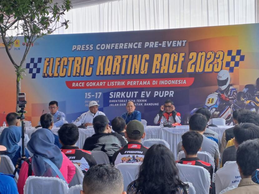 Press Conference Pre Event Karting Race 2023, di Sirkuit Electric Vehicle PUPR, Direktorat Bina Teknik Jalan dan Jembatan, Jl AH Nasution No 264 Bandung, Rabu (29/11/2023).