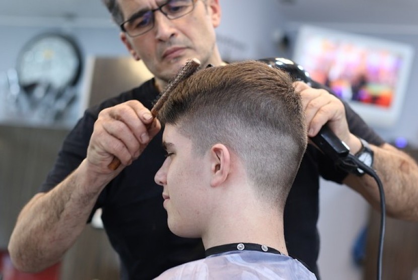 Sebelum potong rambut hendaknya memperhatikan spesialisasi dari barbershop potong rambut (Foto: ilustrasi potong rambut)