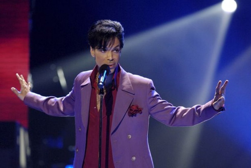 Price saat tampil di ajang American Idol 2006