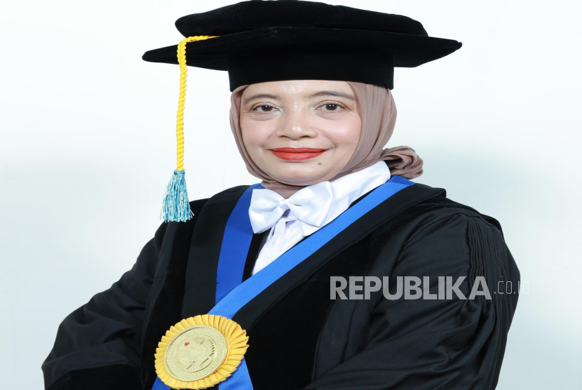 Prihartini Widiyanti, Guru Besar Fakultas Sains dan Teknologi Universitas Airlangga