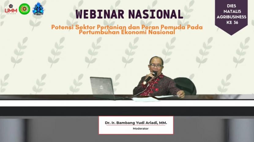 Prodi Agribisnis Universitas Muhammadiyah Malang (UMM) menggelar seminar nasional secara daring bertemakan Potensi Sektor Pertanian dan Peran Pemuda pada Pertumbuhan Ekonomi Nasional.