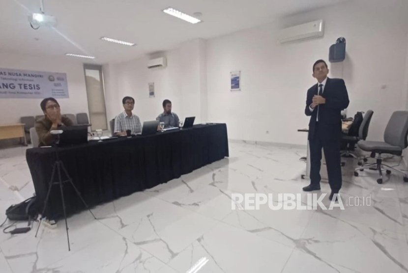 Prodi Magister Informatika UNM menggelar ujian sidang tesis periode 2 tahun 2025 di kampus Margonda, pada 2-3 Februari 2026.